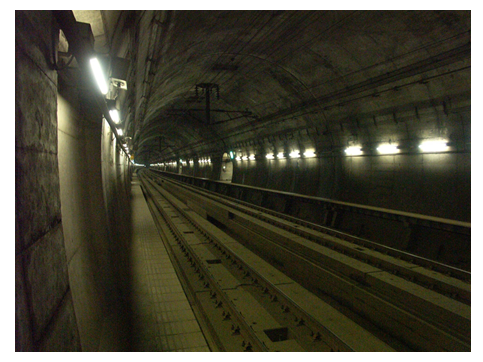 青函隧道內的吉岡海底車站