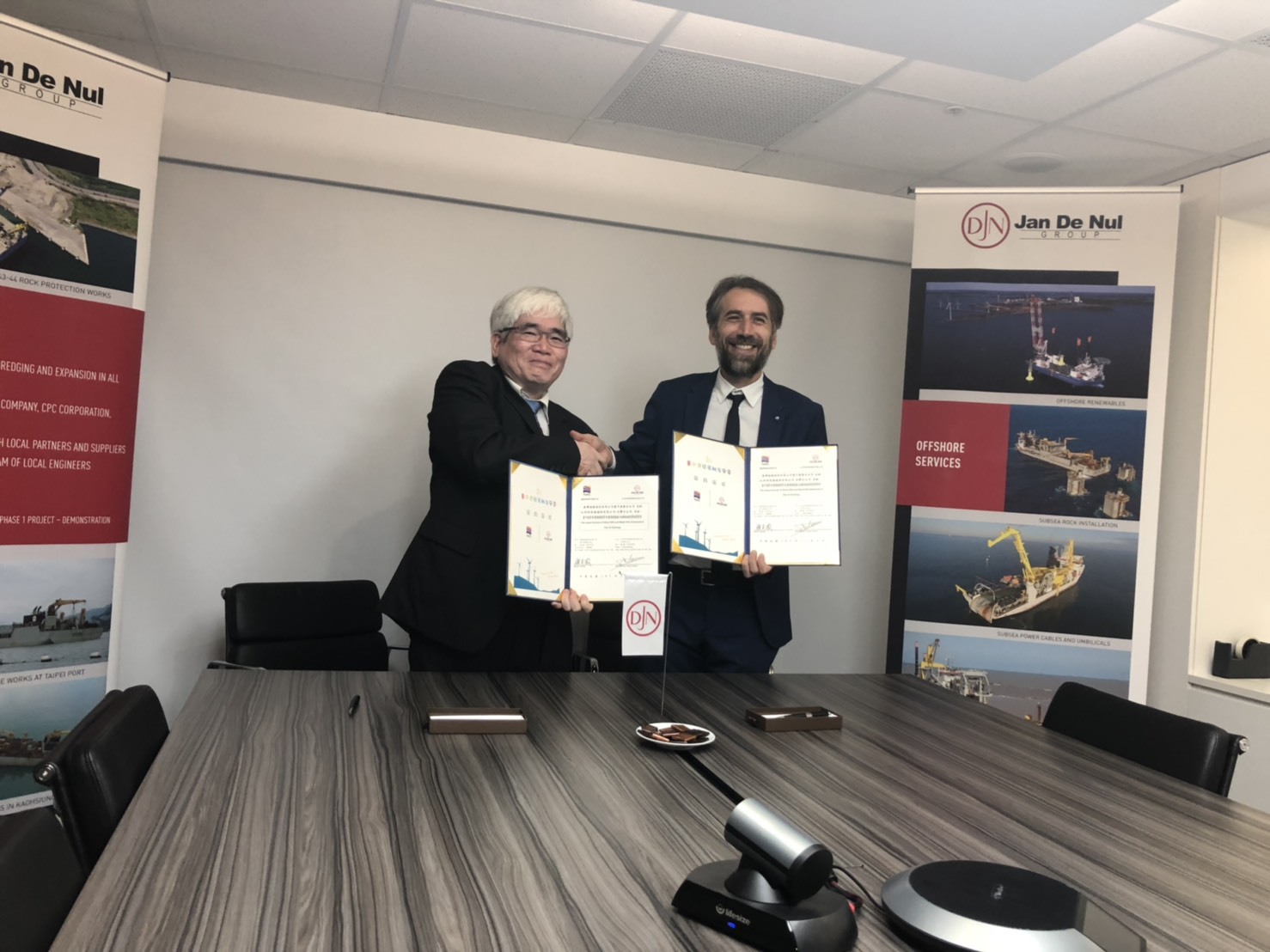 港務公司與楊德諾簽署離岸風電水下基礎碼頭合約